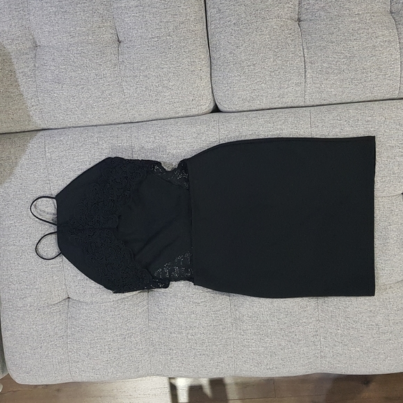 Missguided Petite Lace Back Cut Out Bodycon Mini Dress (Black, US 4) - Picture 7 of 9